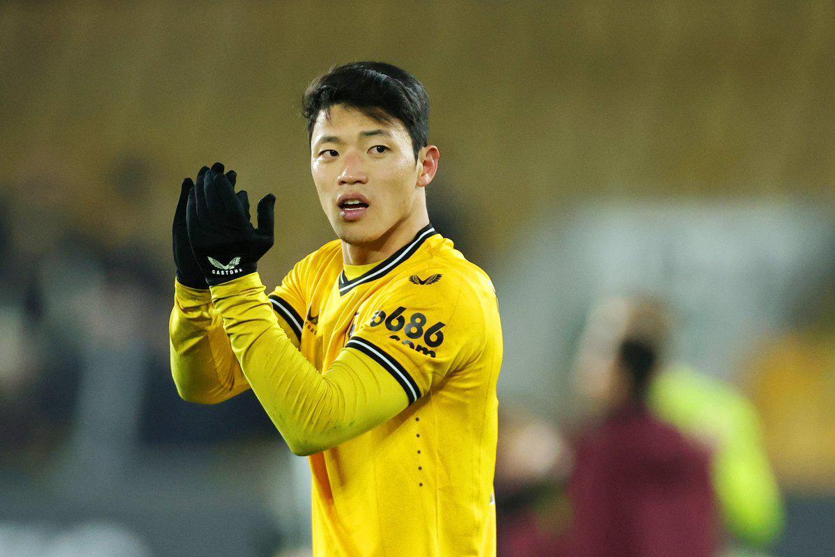 罗马诺：狼队拒绝了对黄喜灿的报价，他们视其为队内重要球员